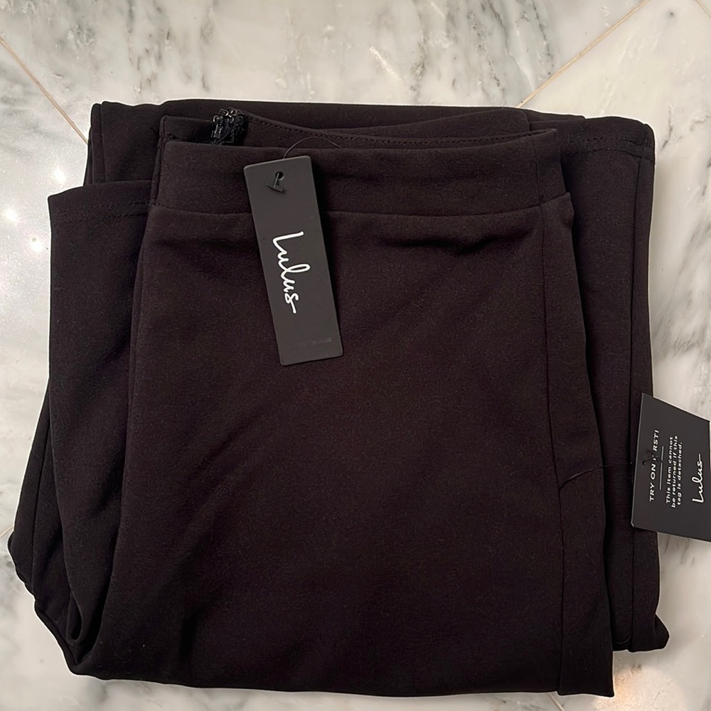 Women’s Lulu’s black suit pants